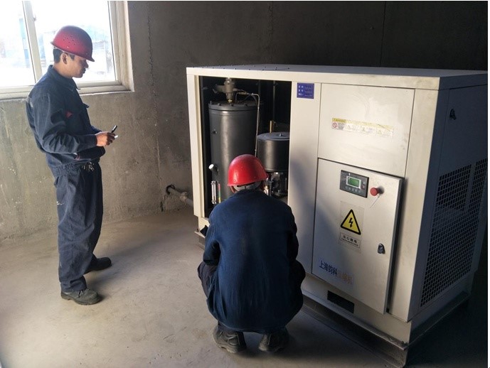 钧科低压粉料输送系统技术人员调试现场图