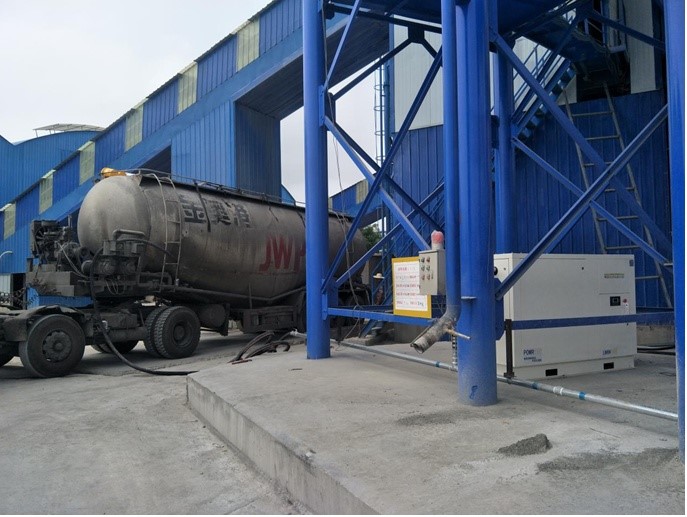 钧科低压粉料输送系统安装调试在罐车上